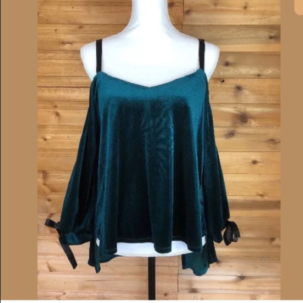 Romeo & Juliet Couture velvet cold shoulder top